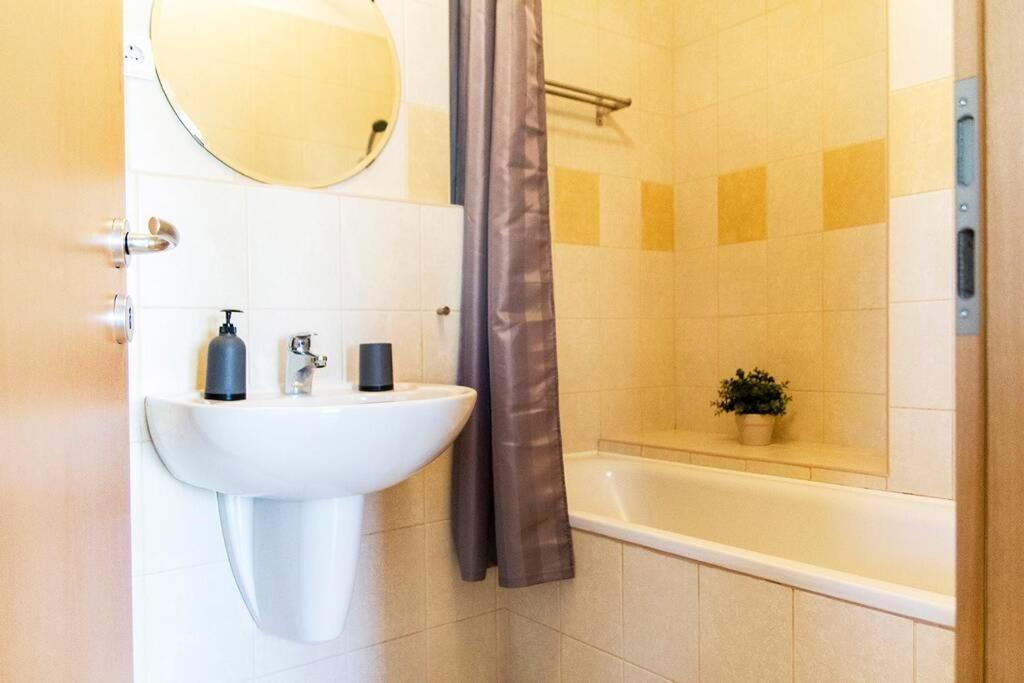 Vip Mini Resort,Private Parking & Balcony Budapeszt Zewnętrze zdjęcie